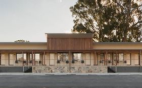 New Crossing Place Motel